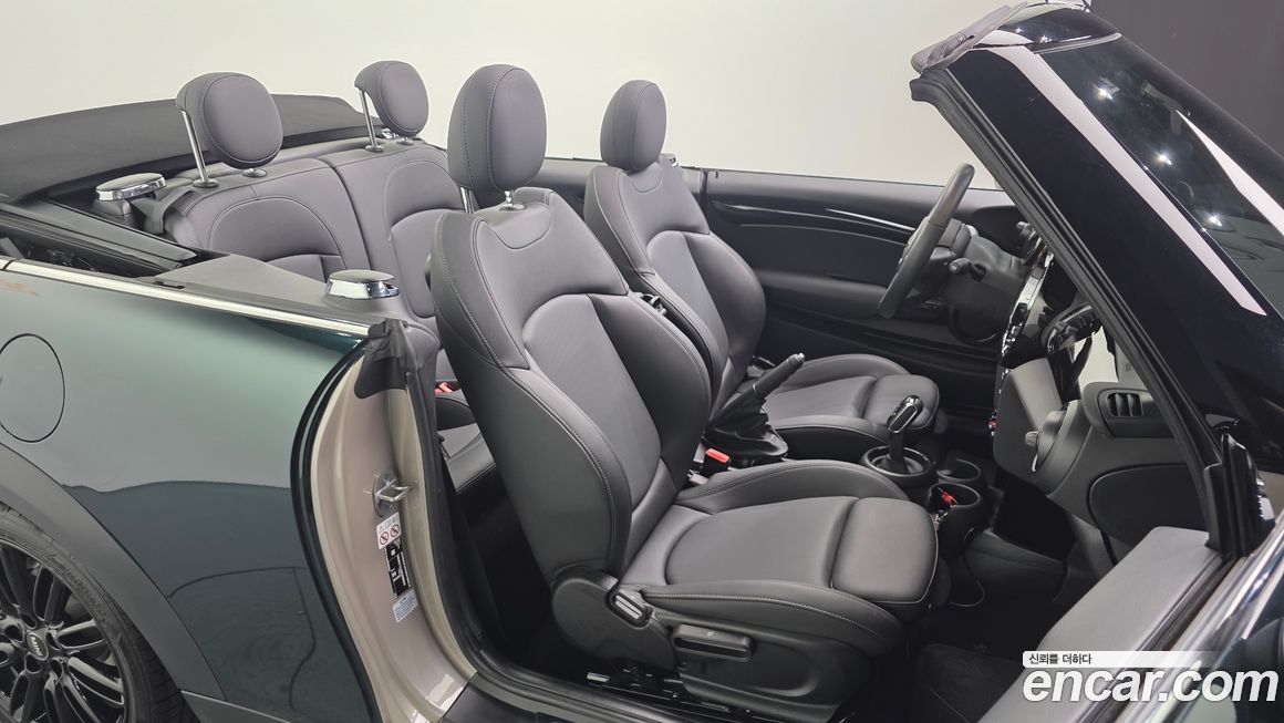 Mini Cooper Convertible 2024