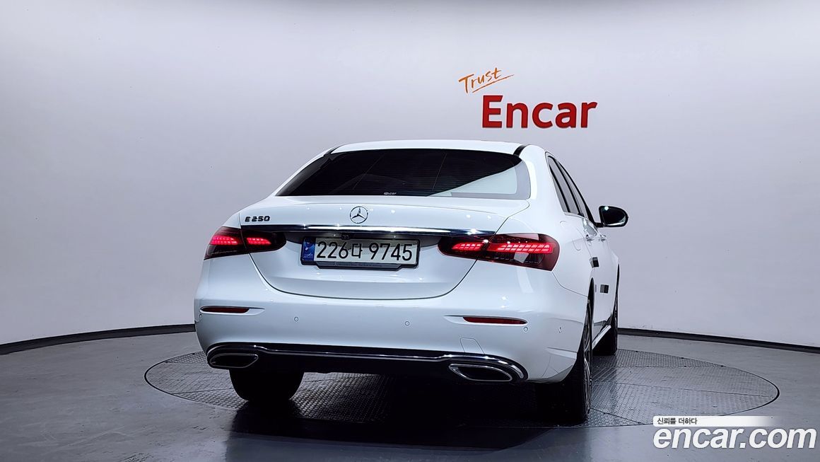 Mercedes-Benz E-Class 2021