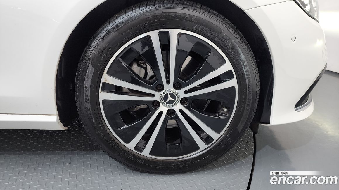 Mercedes-Benz E-Class 2021