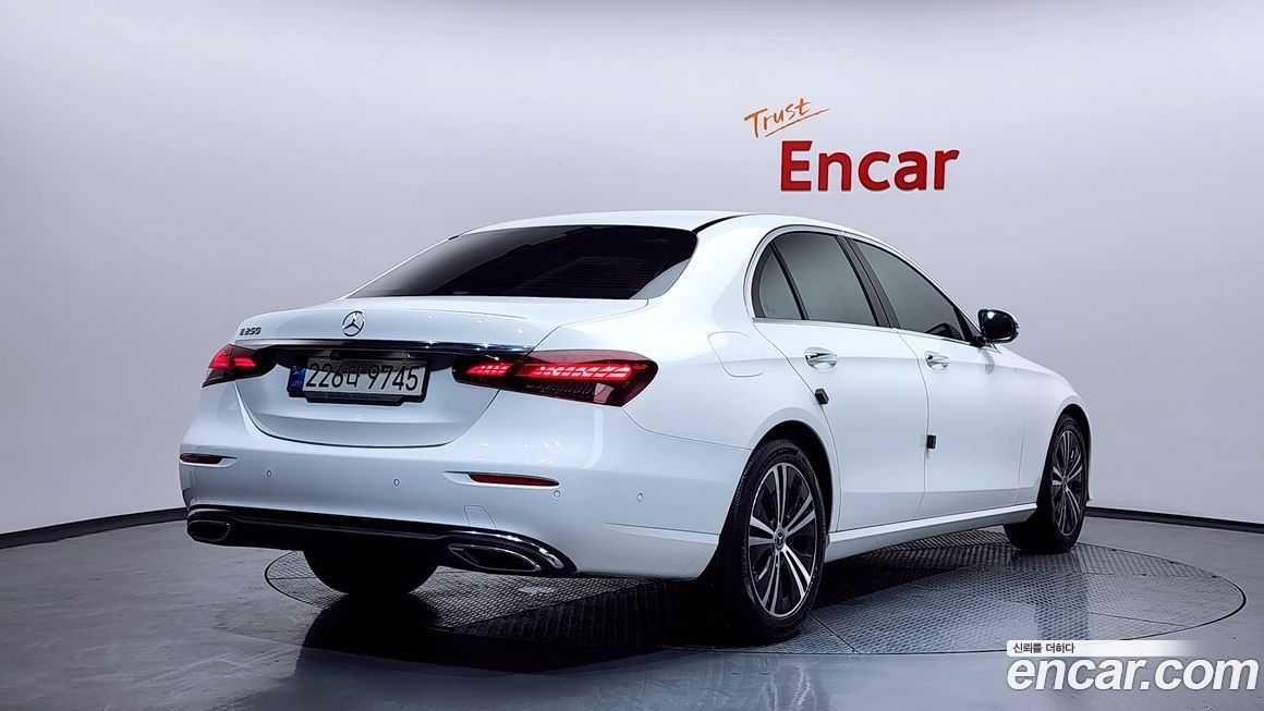 Mercedes-Benz E-Class 2021