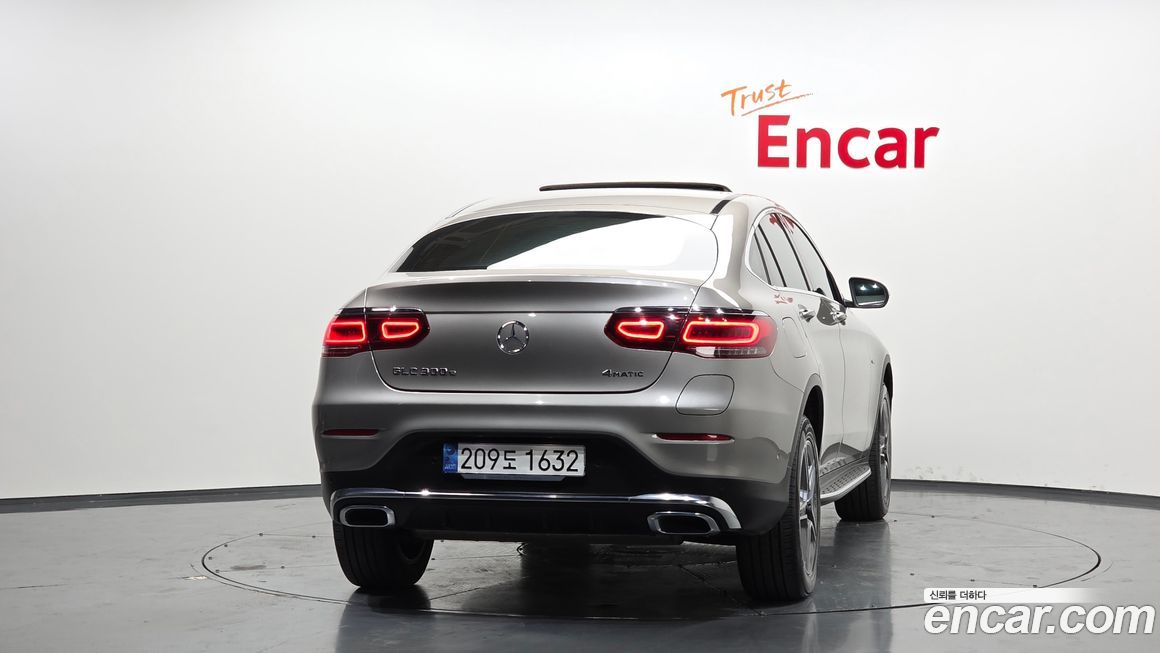 Mercedes-Benz GLC-Class 2021