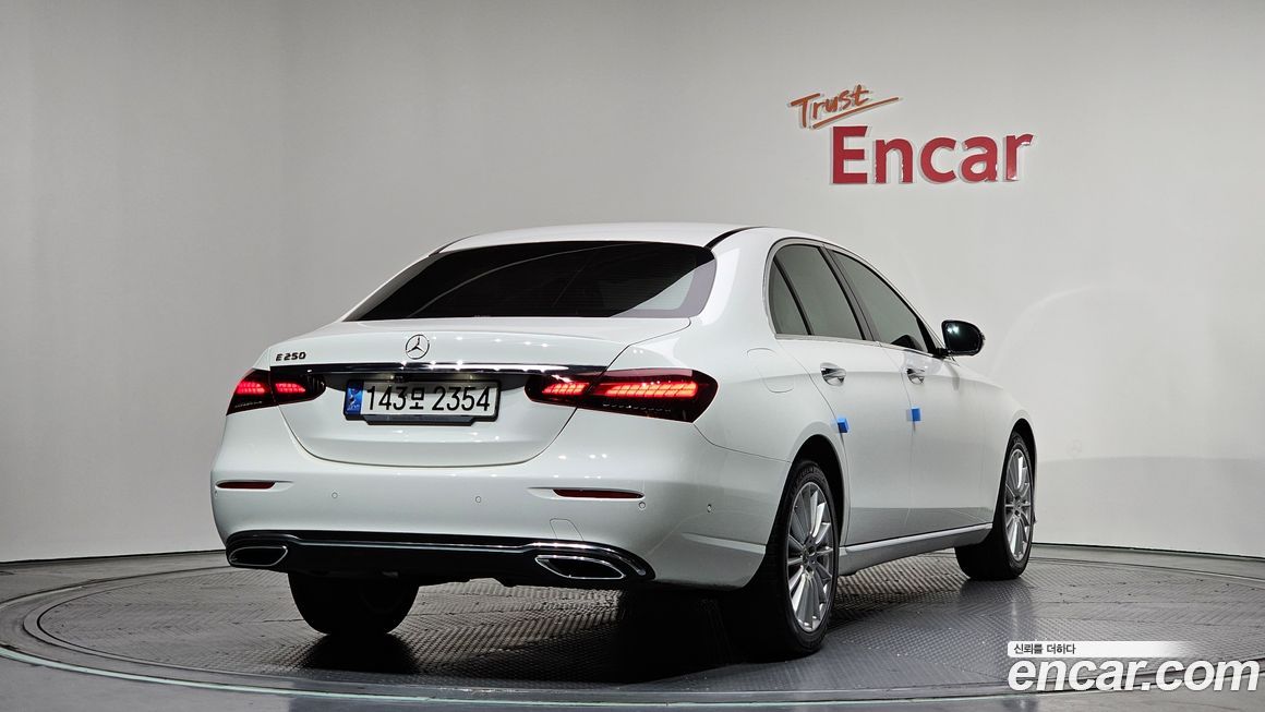 Mercedes-Benz E-Class 2023