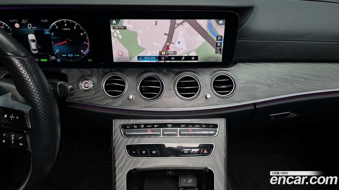 Mercedes-Benz E-Class 2021