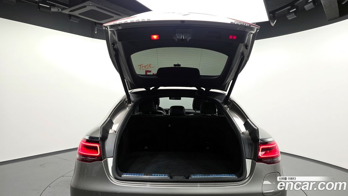 Mercedes-Benz GLC-Class 2021