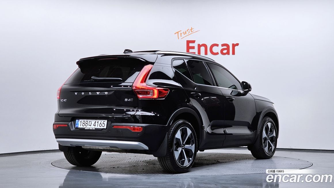Volvo XC40 2024