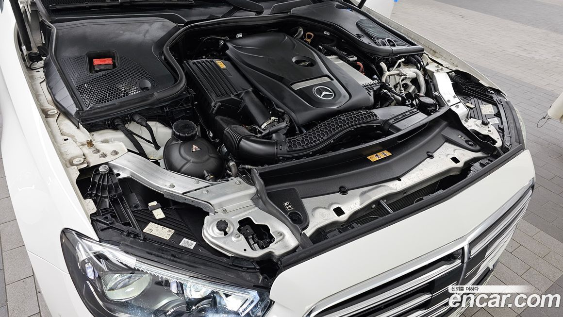 Mercedes-Benz E-Class 2023