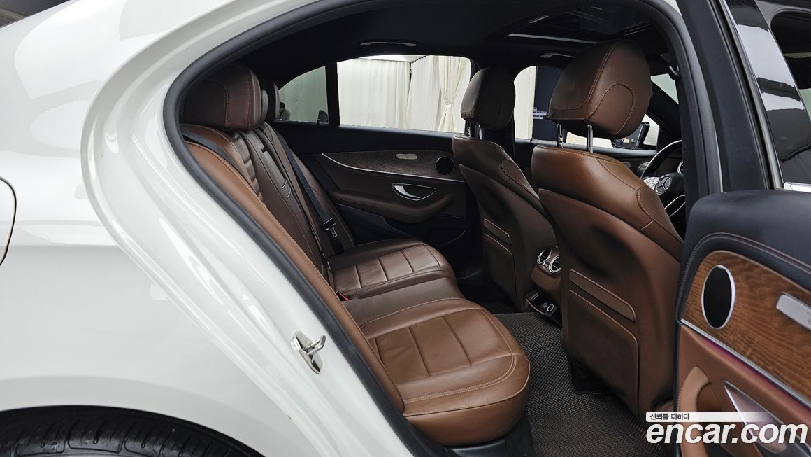 Mercedes-Benz E-Class 2023