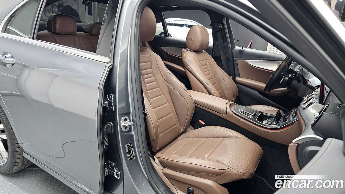 Mercedes-Benz E-Class 2021