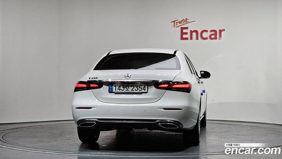 Mercedes-Benz E-Class 2023