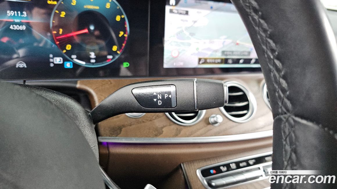 Mercedes-Benz E-Class 2023