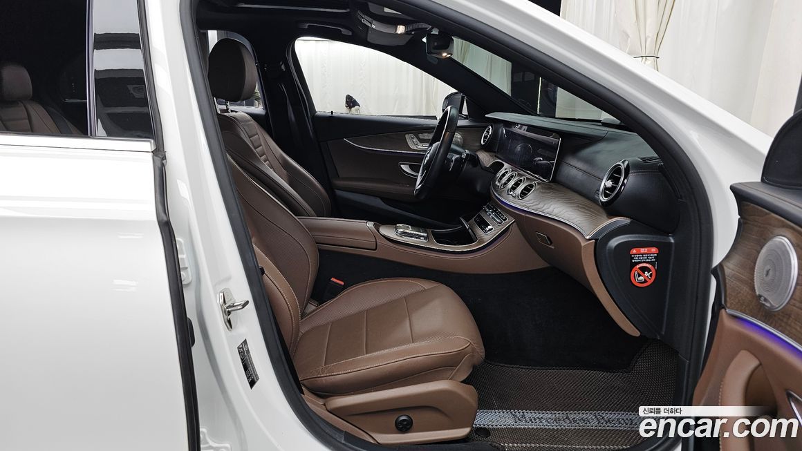 Mercedes-Benz E-Class 2023