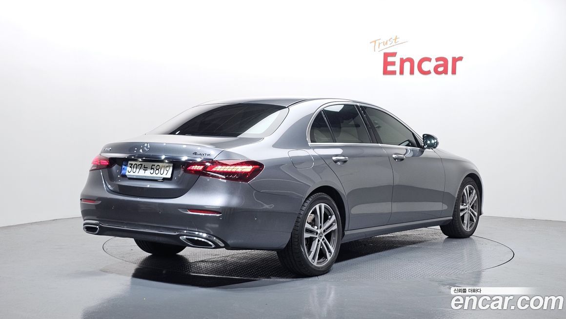Mercedes-Benz E-Class 2021