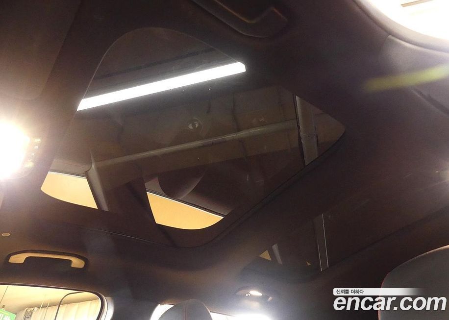 Mercedes-Benz GLB-Class 2023