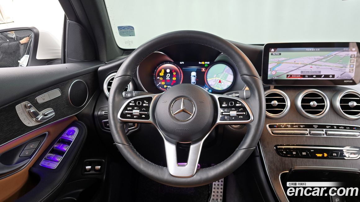 Mercedes-Benz GLC-Class 2021