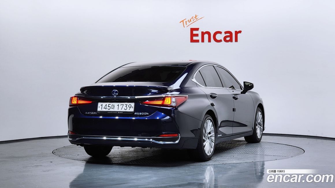 Lexus ES 2021