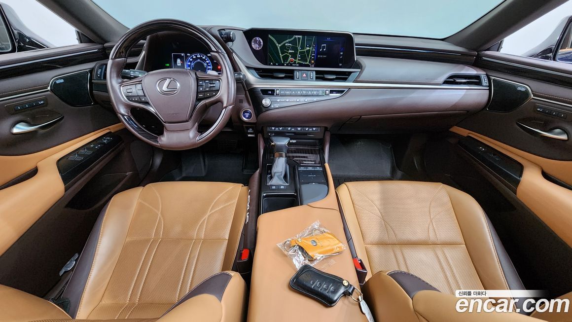 Lexus ES 2021