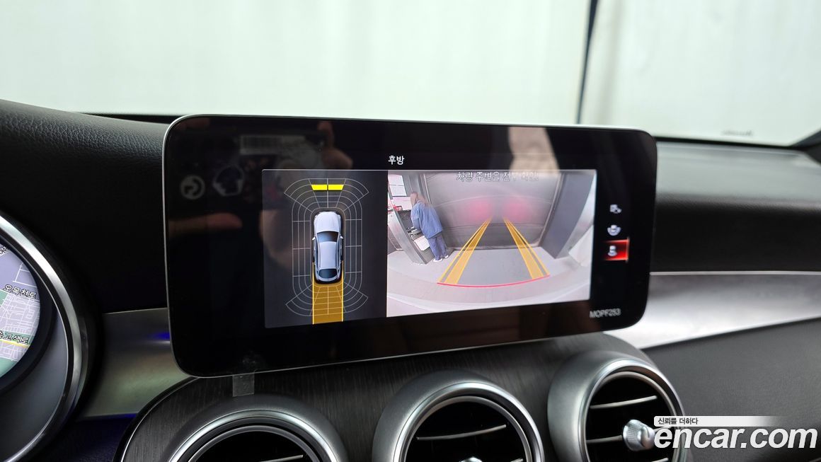 Mercedes-Benz GLC-Class 2021