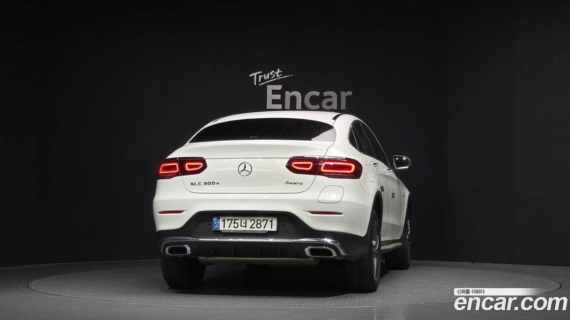 Mercedes-Benz GLC-Class 2021