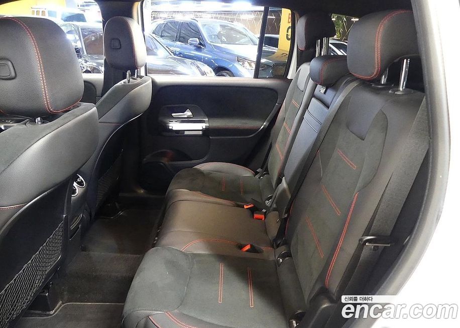 Mercedes-Benz GLB-Class 2023