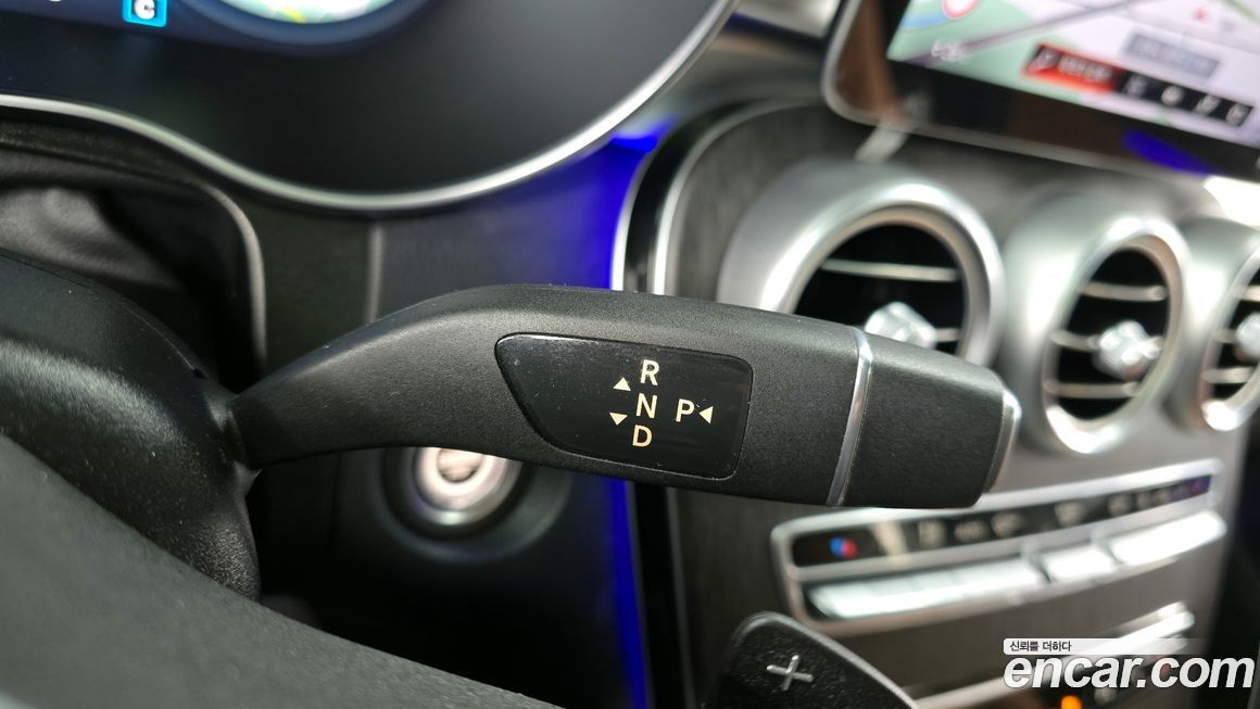 Mercedes-Benz GLC-Class 2021