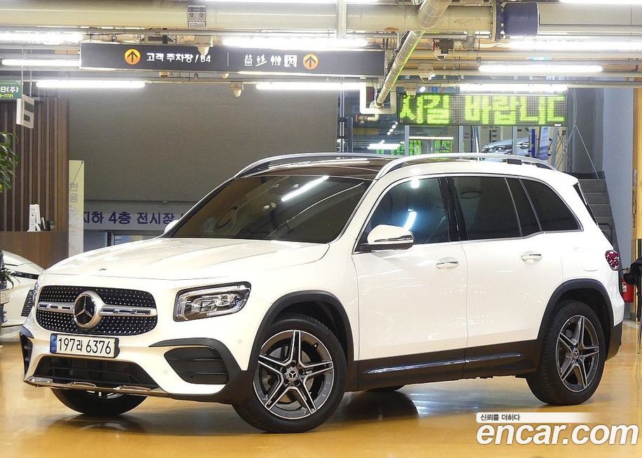 Mercedes-Benz GLB-Class 2023