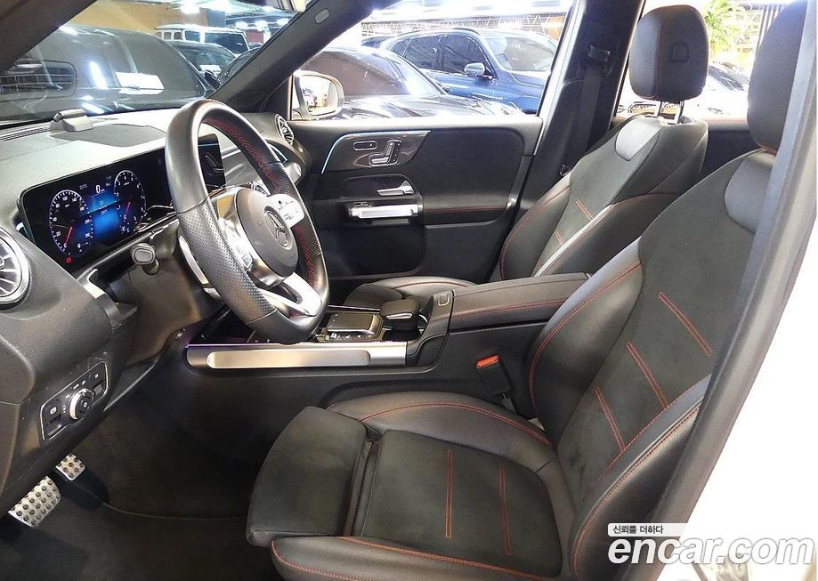 Mercedes-Benz GLB-Class 2023