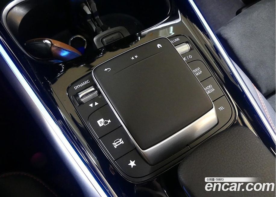 Mercedes-Benz GLB-Class 2023