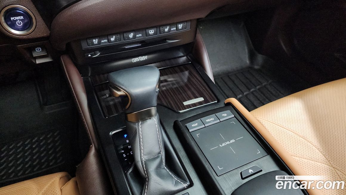 Lexus ES 2021