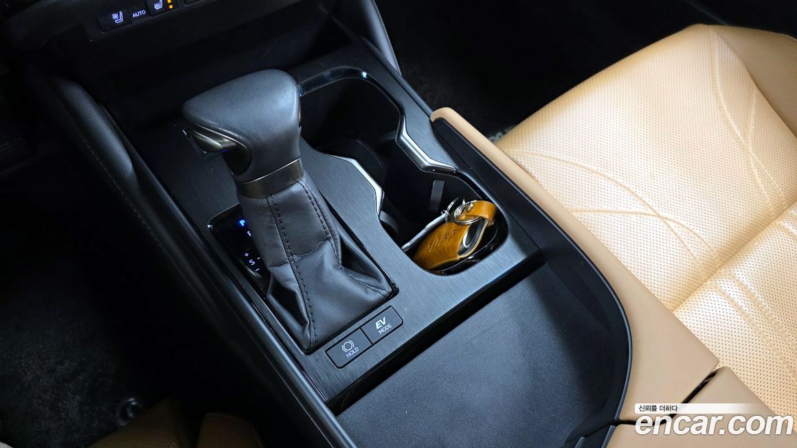 Lexus ES 2024