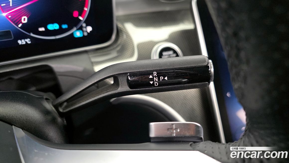 Mercedes-Benz C-Class 2022