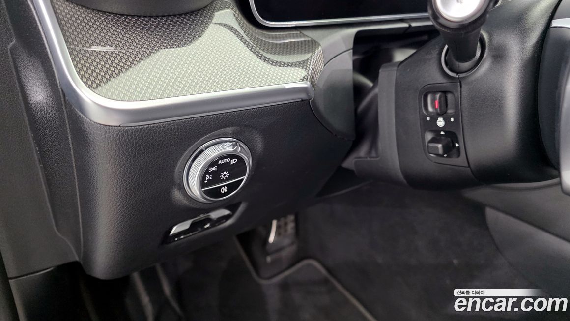 Mercedes-Benz C-Class 2022
