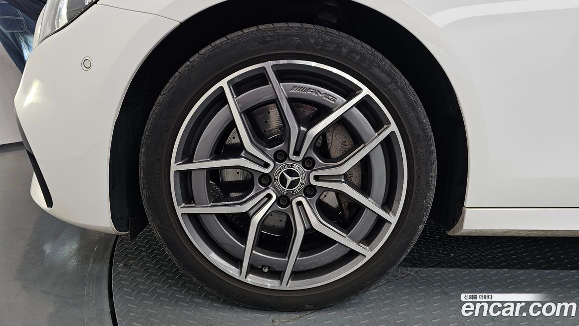 Mercedes-Benz E-Class 2023