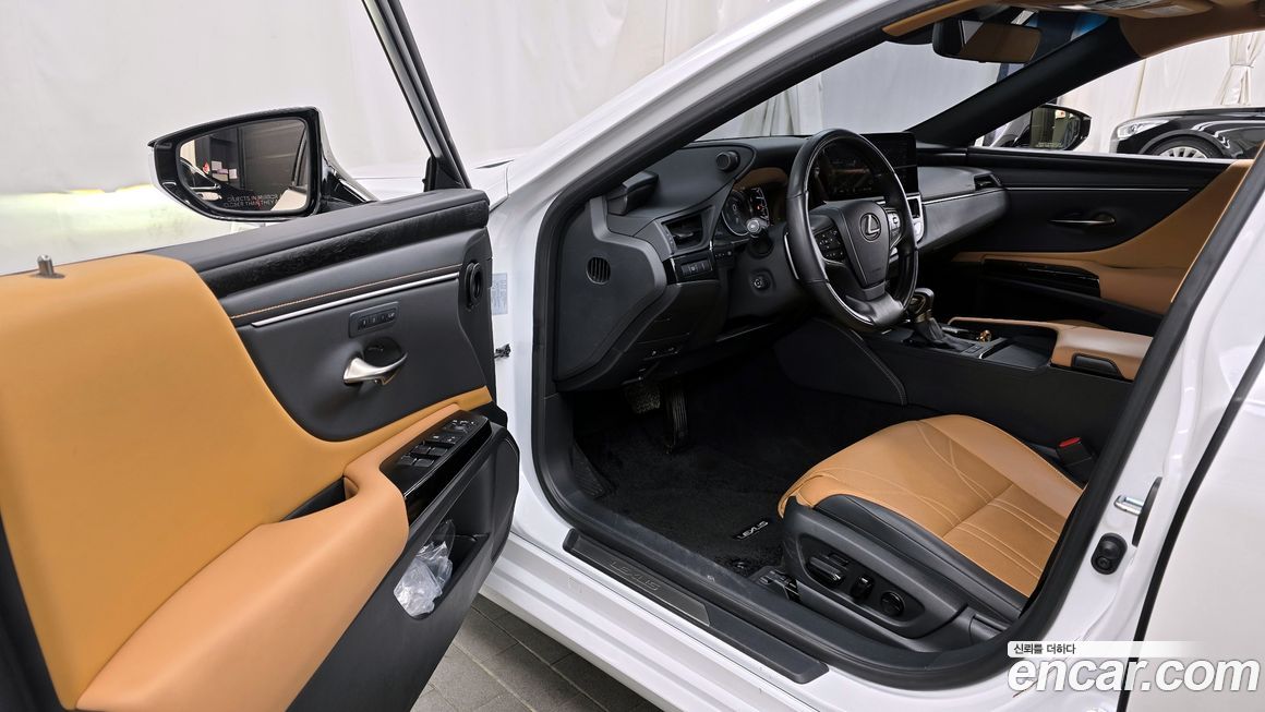 Lexus ES 2024