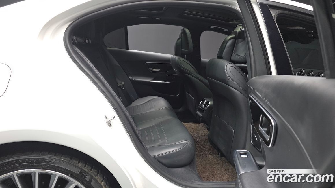 Mercedes-Benz C-Class 2022
