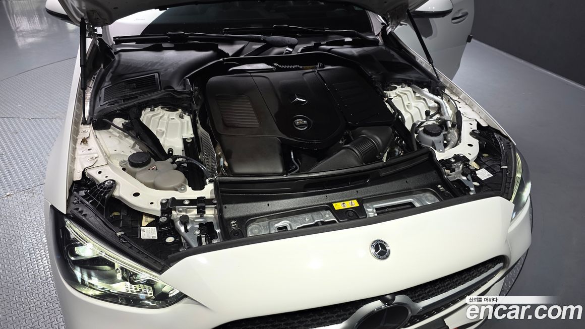 Mercedes-Benz C-Class 2022
