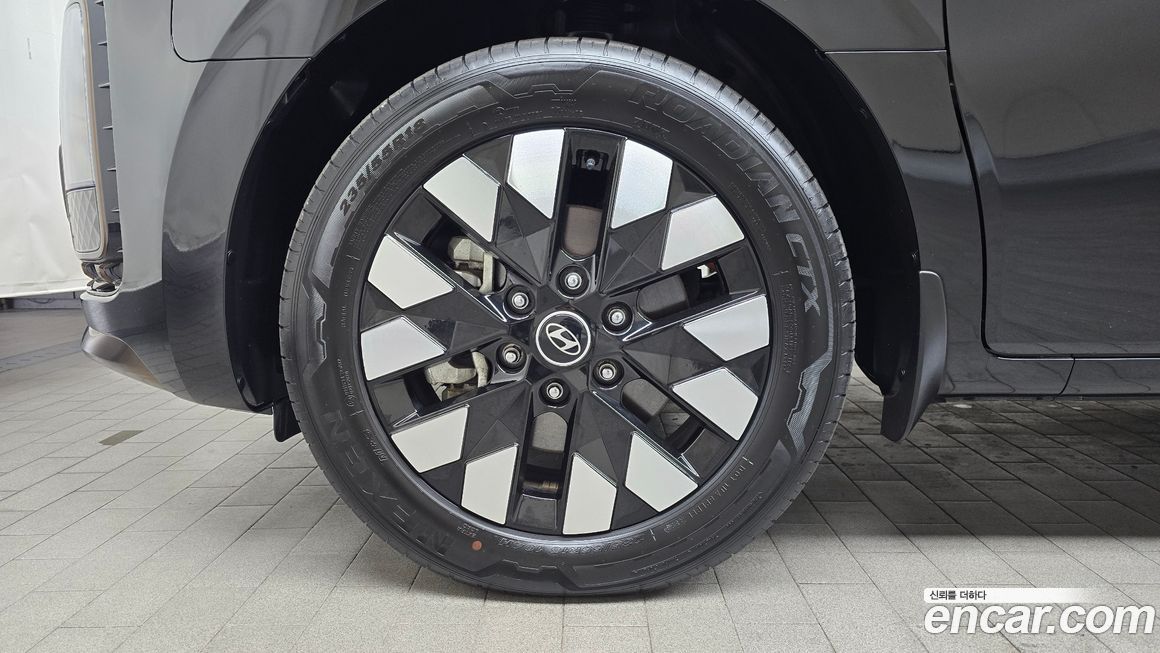 Hyundai Staria 2025
