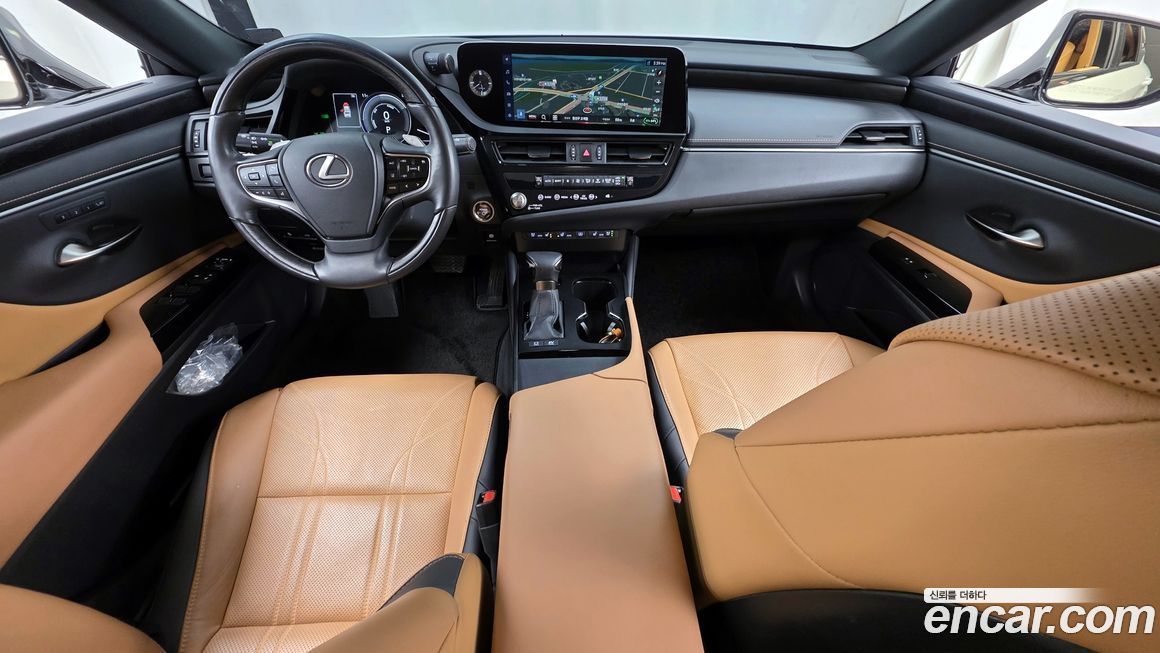 Lexus ES 2024
