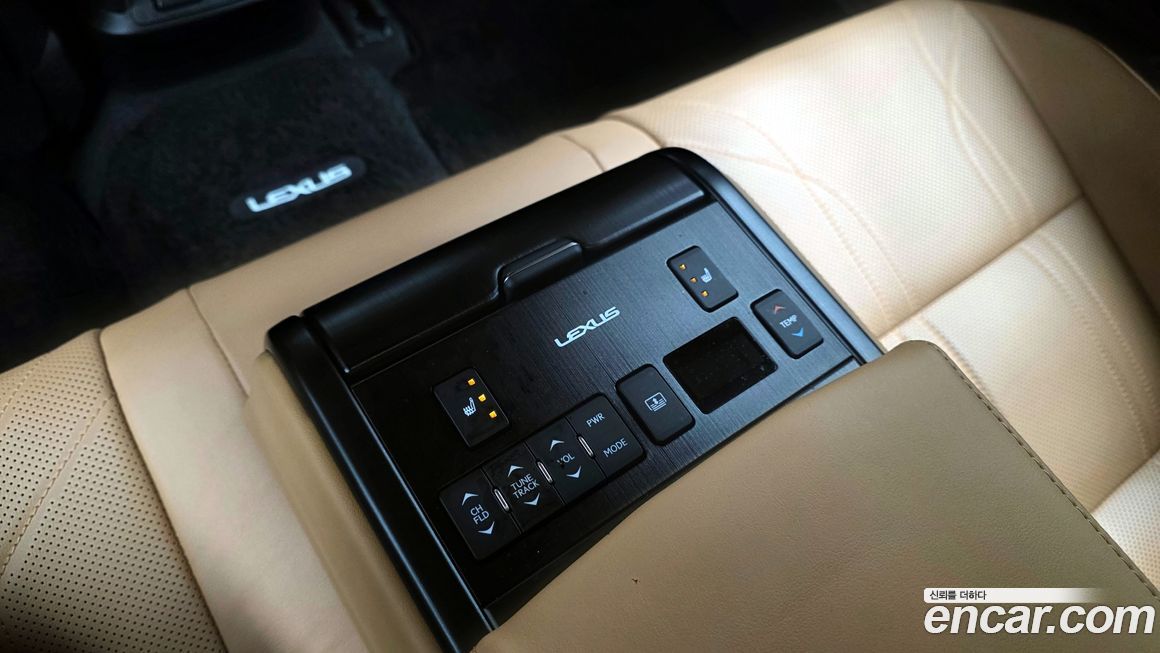 Lexus ES 2024