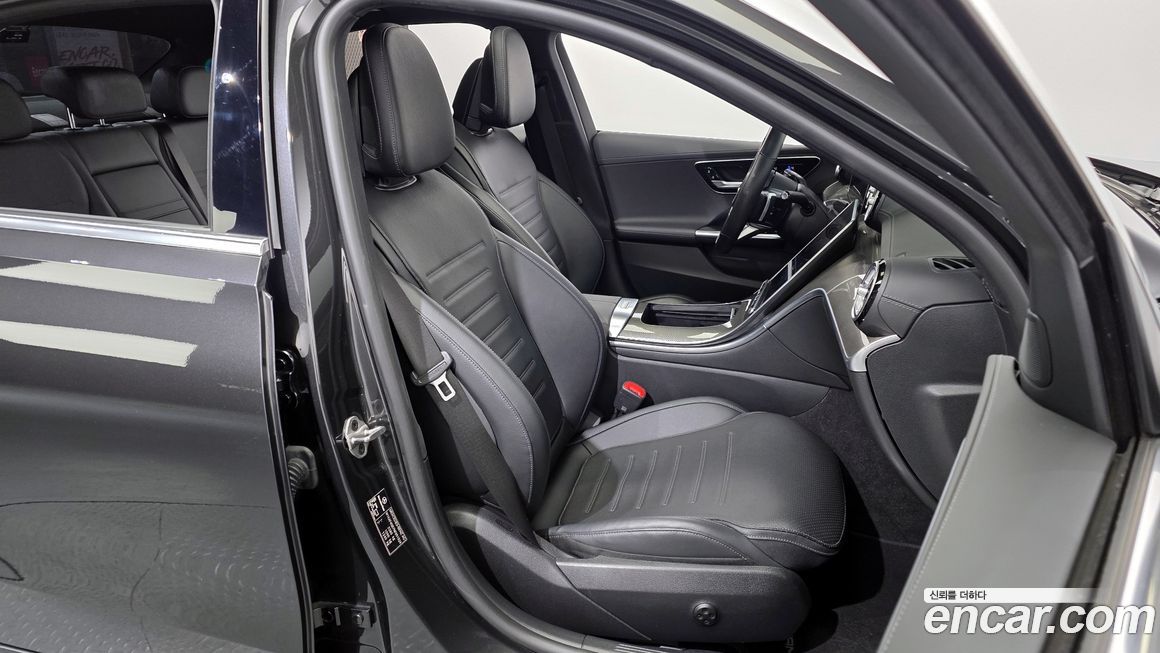 Mercedes-Benz C-Class 2022
