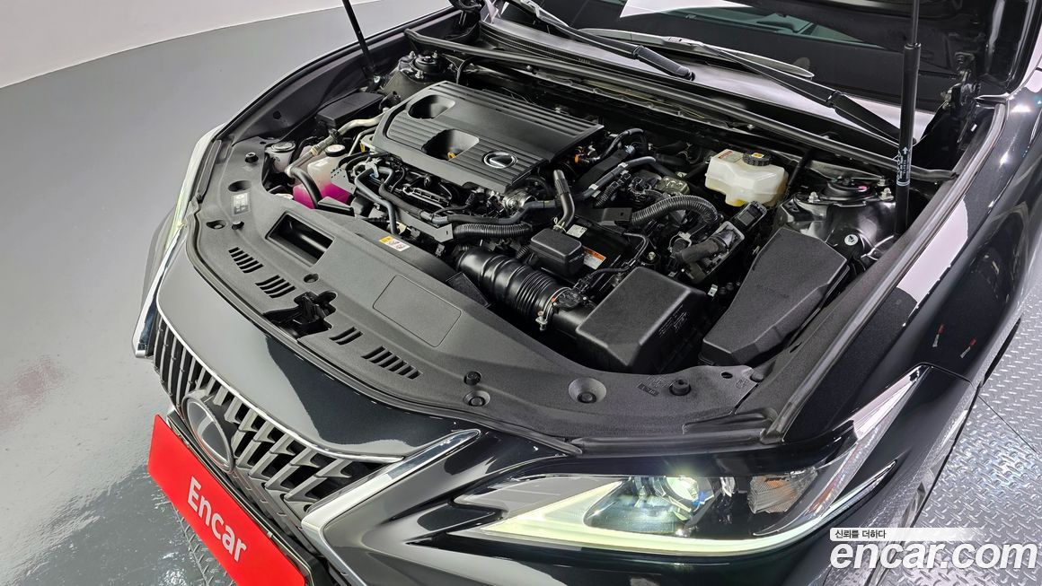 Lexus ES 2023