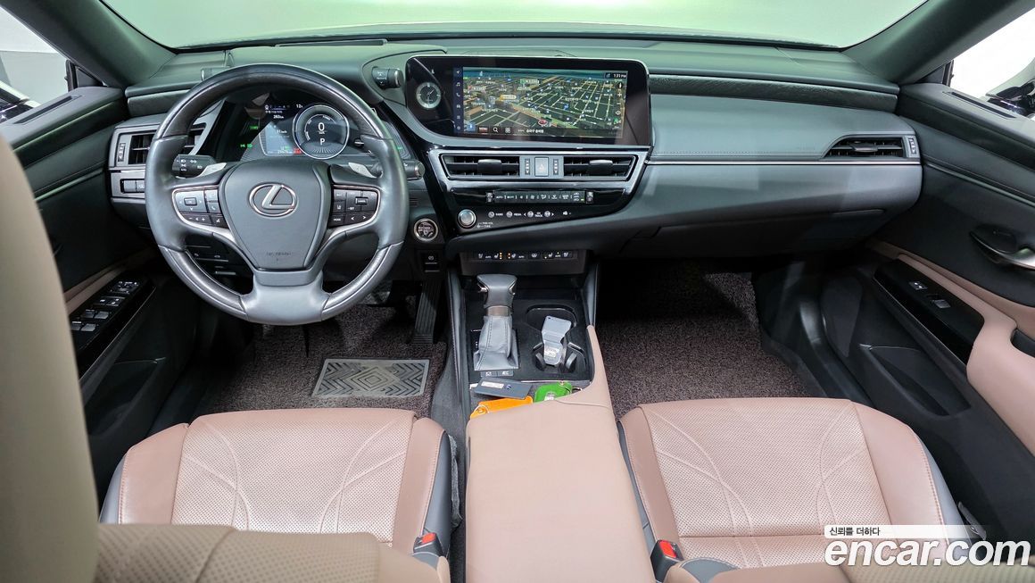 Lexus ES 2023
