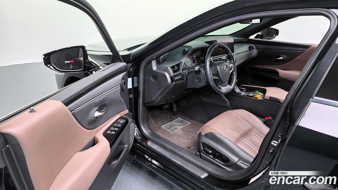Lexus ES 2023