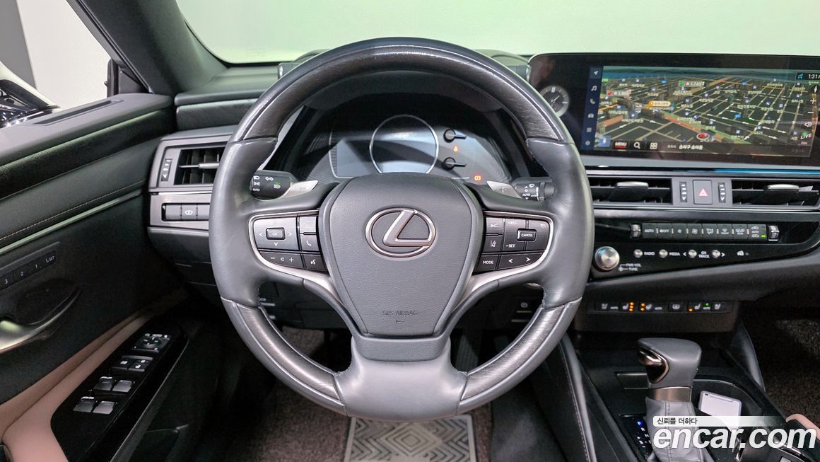 Lexus ES 2023