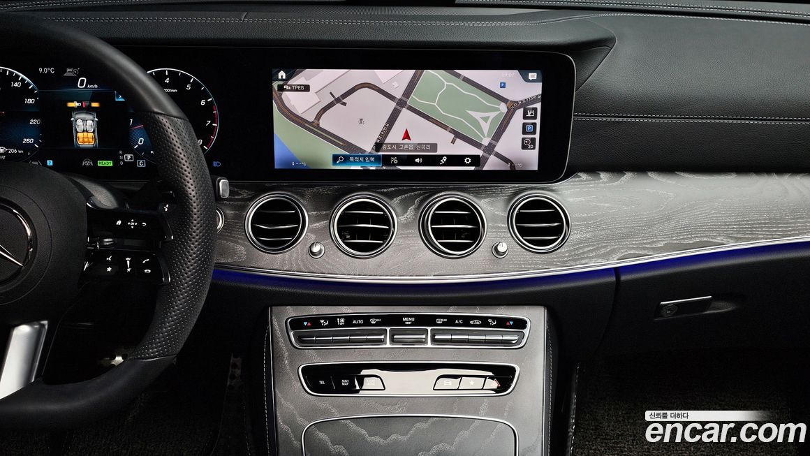 Mercedes-Benz E-Class 2022