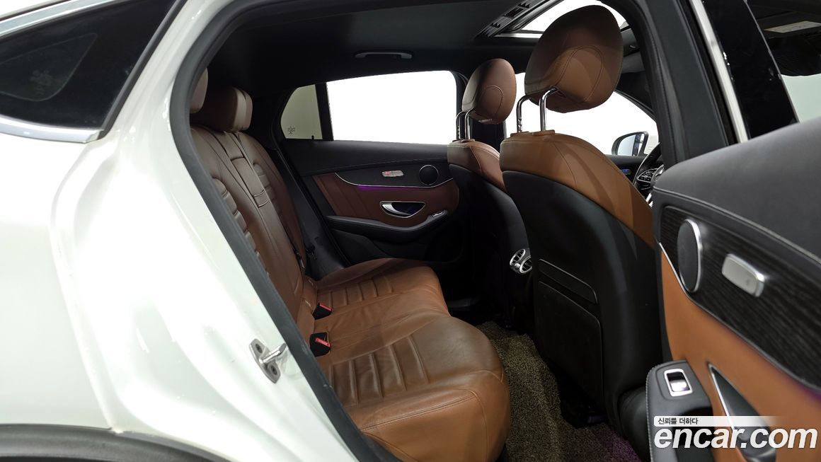 Mercedes-Benz GLC-Class 2023