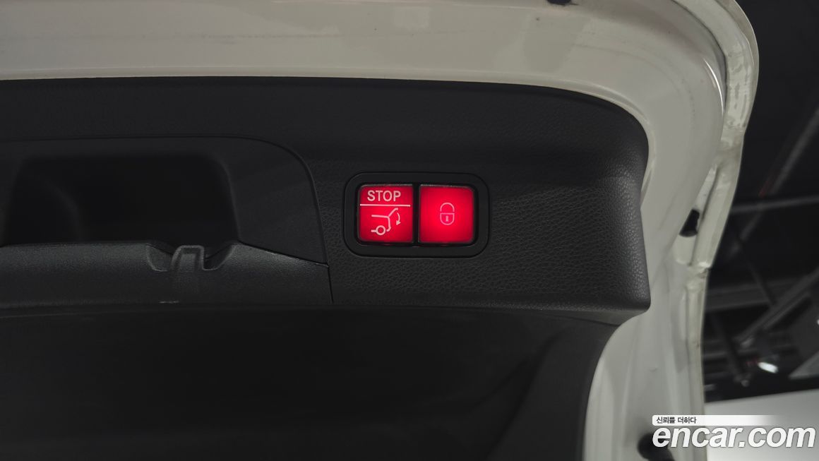 Mercedes-Benz GLC-Class 2023