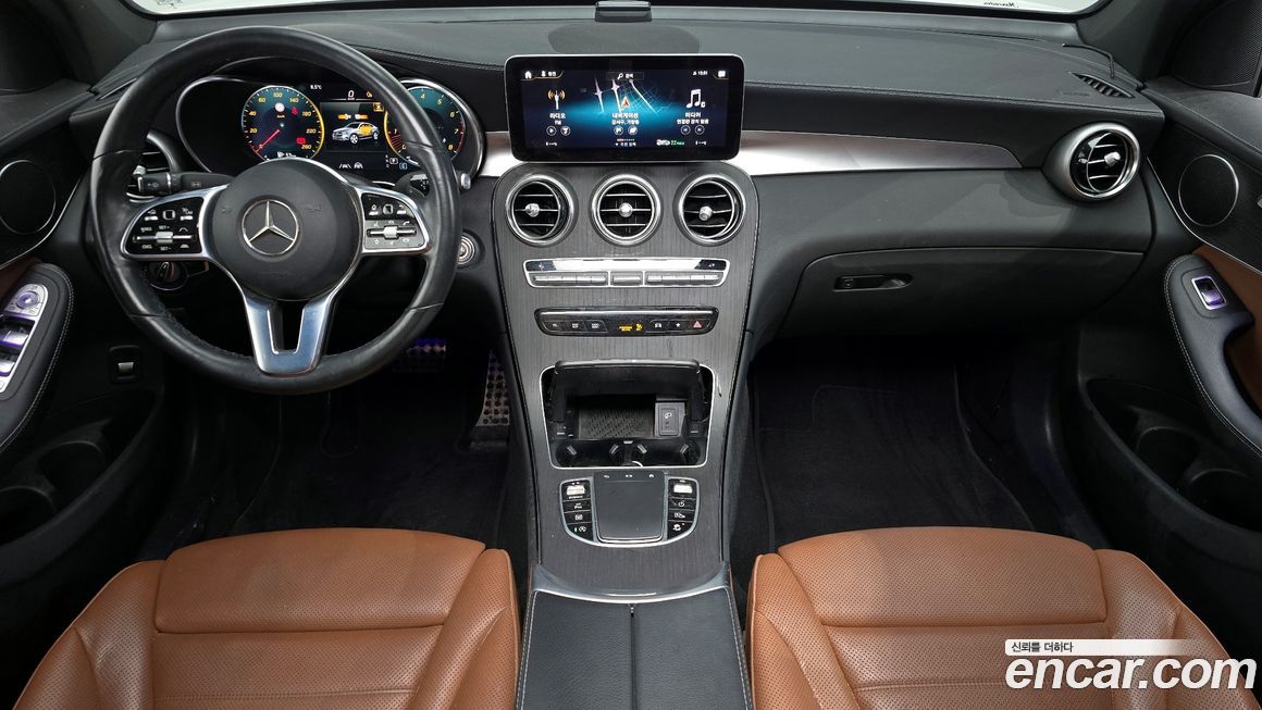 Mercedes-Benz GLC-Class 2023