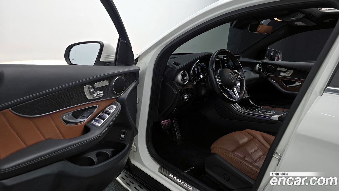 Mercedes-Benz GLC-Class 2023