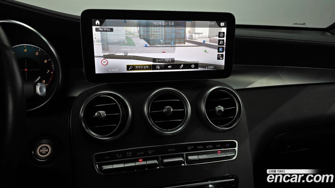 Mercedes-Benz GLC-Class 2023