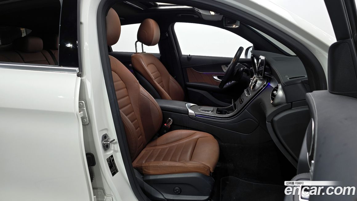 Mercedes-Benz GLC-Class 2023